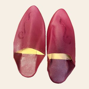Babouche en cuir – Bordeaux, broderie ton sur ton