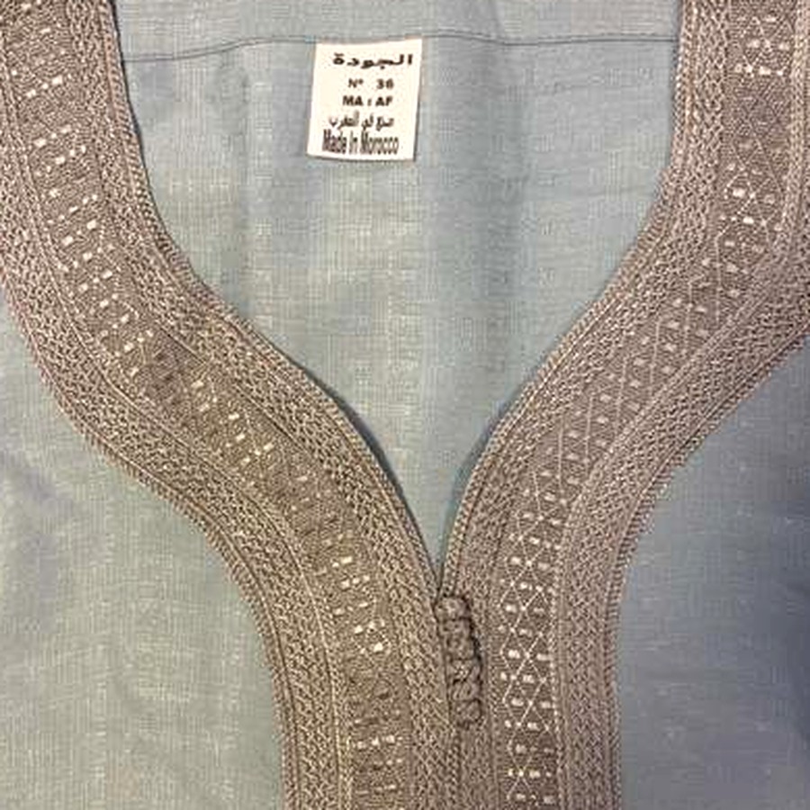 Gandoura brodée – Gris perle, broderie grise